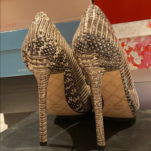 L.A.M.B. Black and White Platform Pumps Size 8.5 - Picture 4 of 4